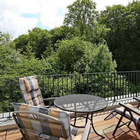 Linden-palais 38 *